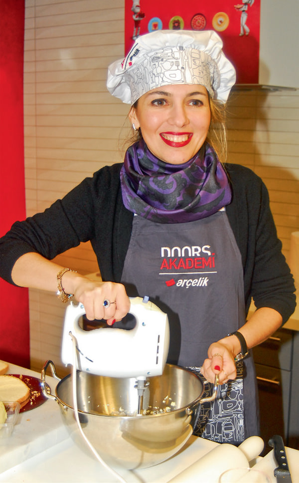 Ünlü çiftler Sevgiler Günü için mutfağa girdi