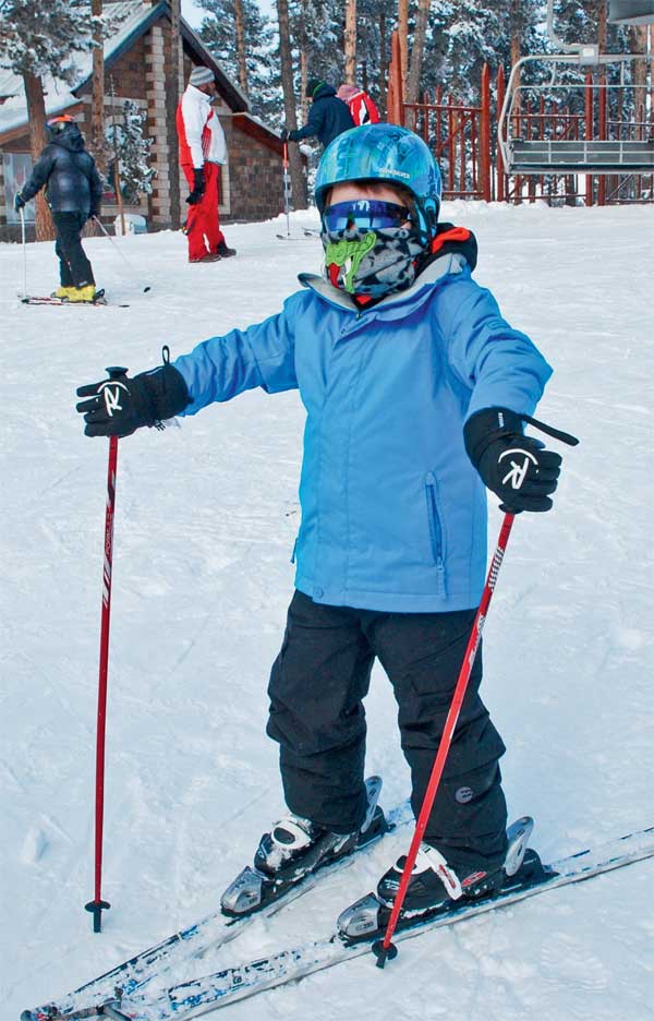 Sarıkamış'ta ünlülerin kayak keyfi