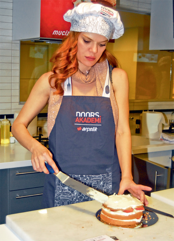 Ünlü çiftler Sevgiler Günü için mutfağa girdi