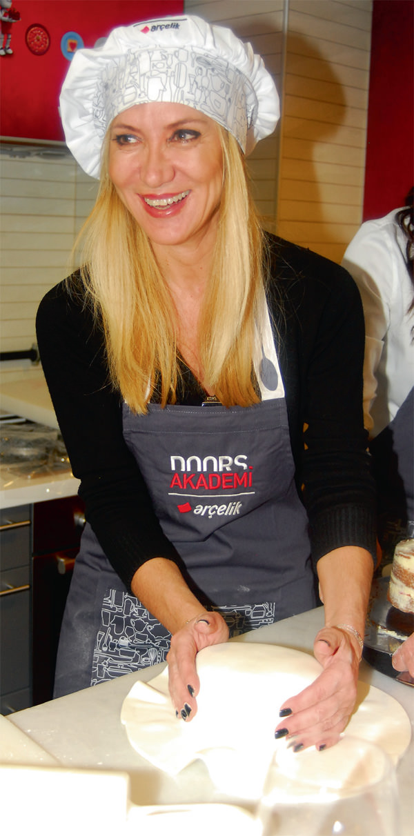 Ünlü çiftler Sevgiler Günü için mutfağa girdi