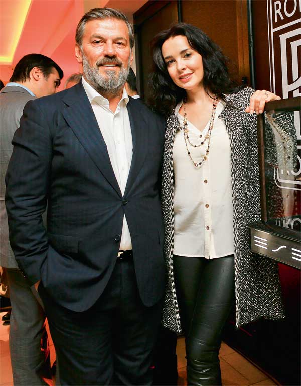 İlk showroom'a görkemli açılış