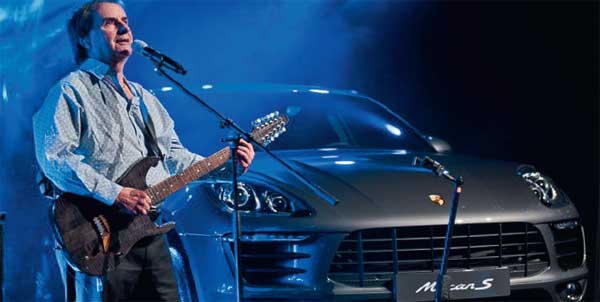 Doğu Avrupa'nın en büyük Porsche Showroom'u açıldı