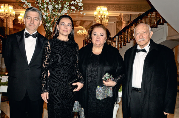 Kayahan ve Kuyumciyan ailelerinin mutlu günü