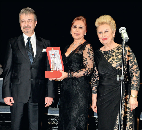 Türkan Sabancı'ya anlamlı ödül