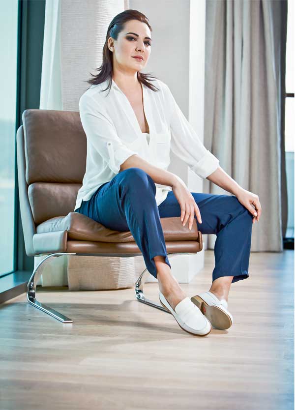 Yeniden objektif karşısında