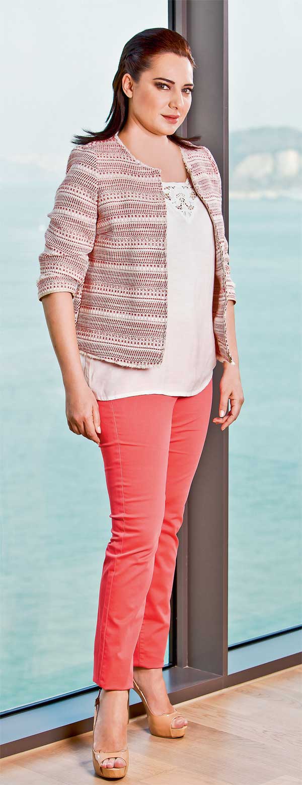 Yeniden objektif karşısında