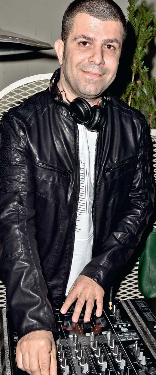 9. yılını partiyle kutladı