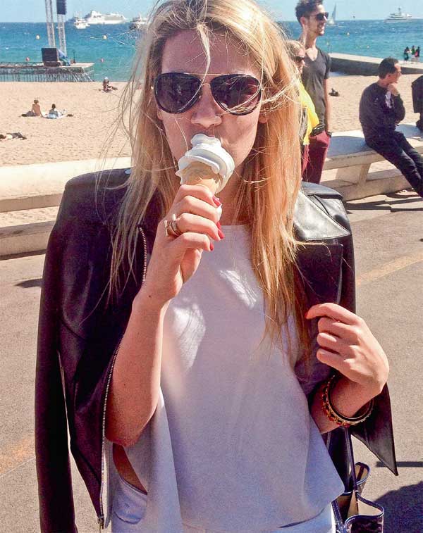 Derya Şensoy Cannes'daydı