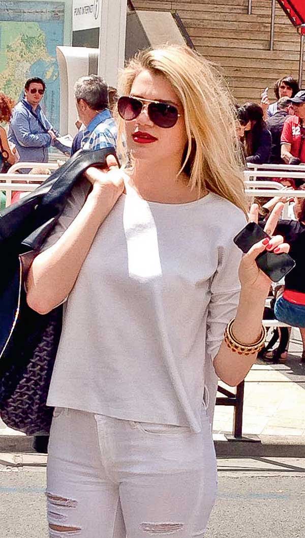 Derya Şensoy Cannes'daydı