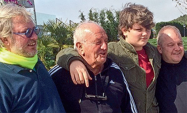 Alp Ali Şen fotoğrafları