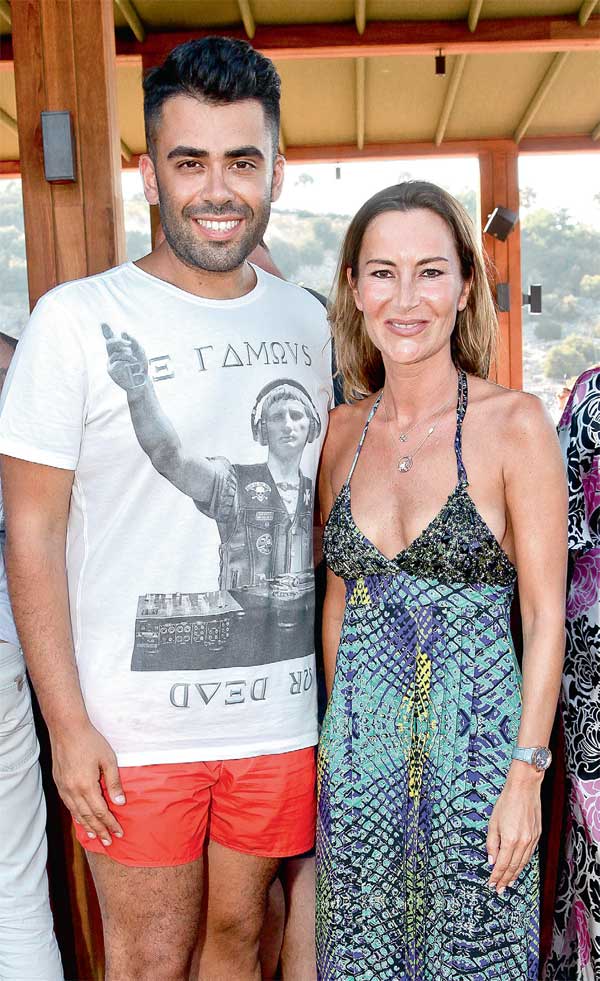 Mandarin'in Beach'ine renkli açılış