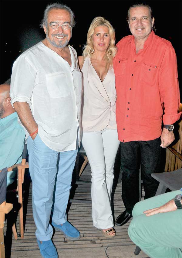 Cemiyet yüzen restoranla tanıştı