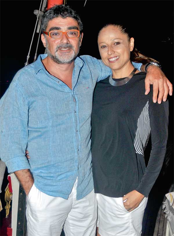 Cemiyet yüzen restoranla tanıştı