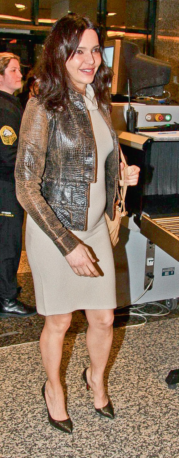 Stil sahibi hamile Hande Ataizi