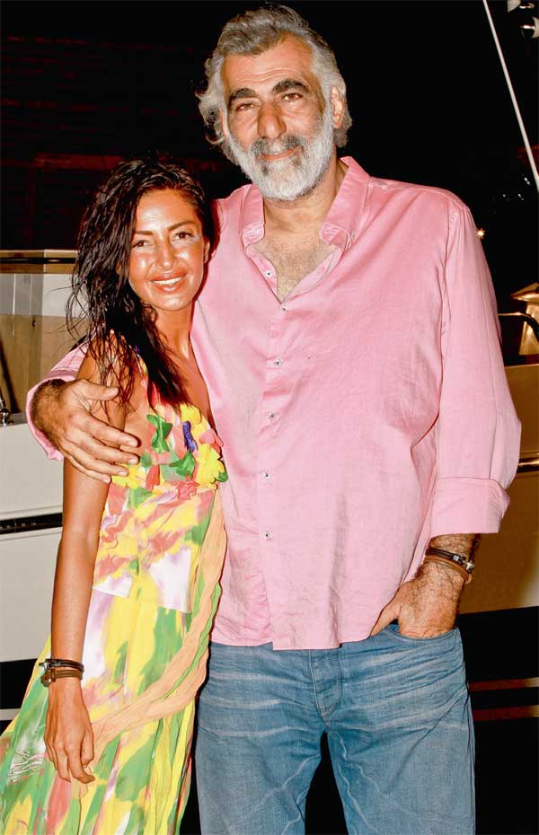 Lüks tekneyi Çeşme'de tanıttılar