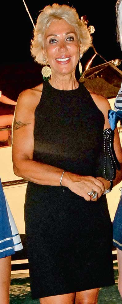 Lüks tekneyi Çeşme'de tanıttılar