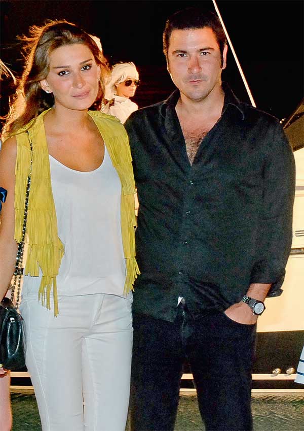 Lüks tekneyi Çeşme'de tanıttılar