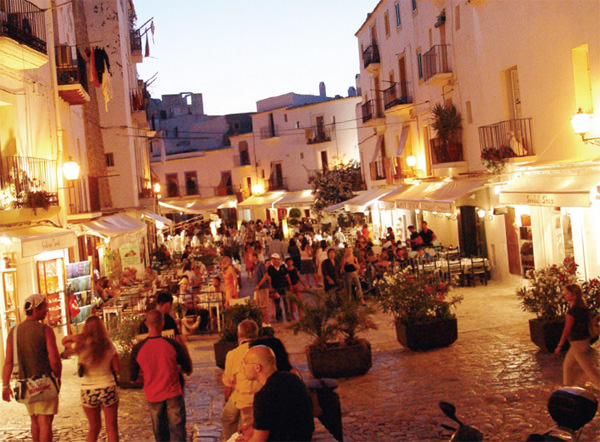 Eğlenceli bir tatil için Ibiza