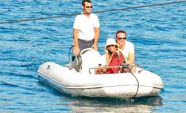 Sarıgül ailesi Bodrum'da tatil yapıyor