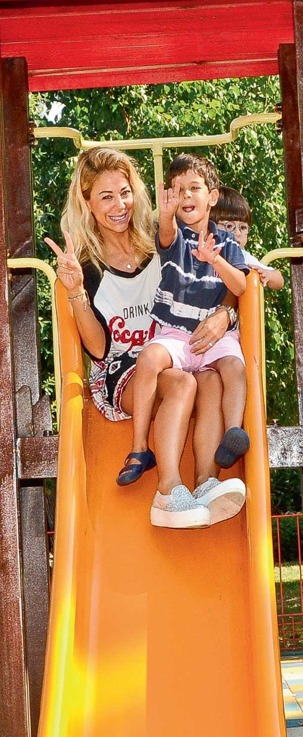 Oğlu ile çocukluğuna geri döndü