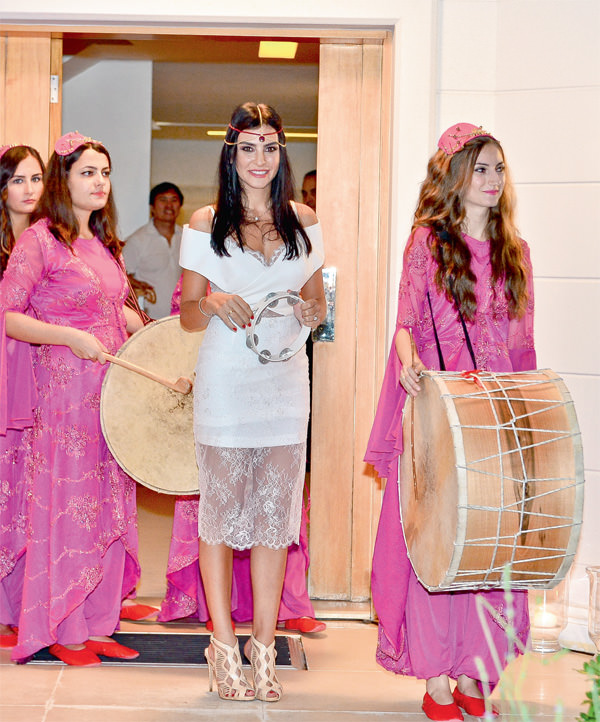 Neslişah Alkoçlar'ın kına gecesi