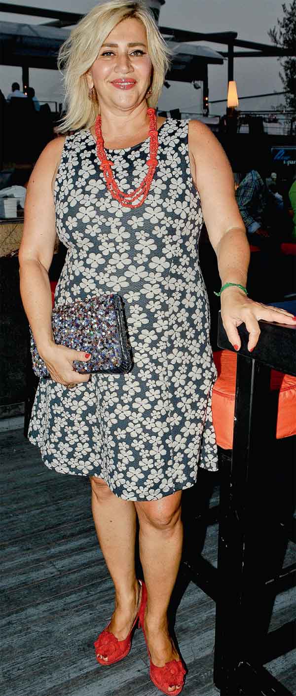 Dostlarına veda etti