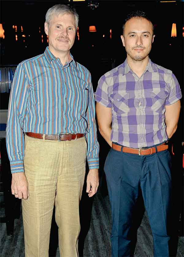 Dostlarına veda etti