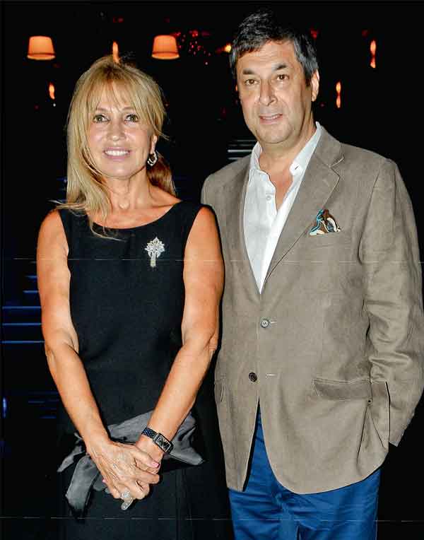 Dostlarına veda etti