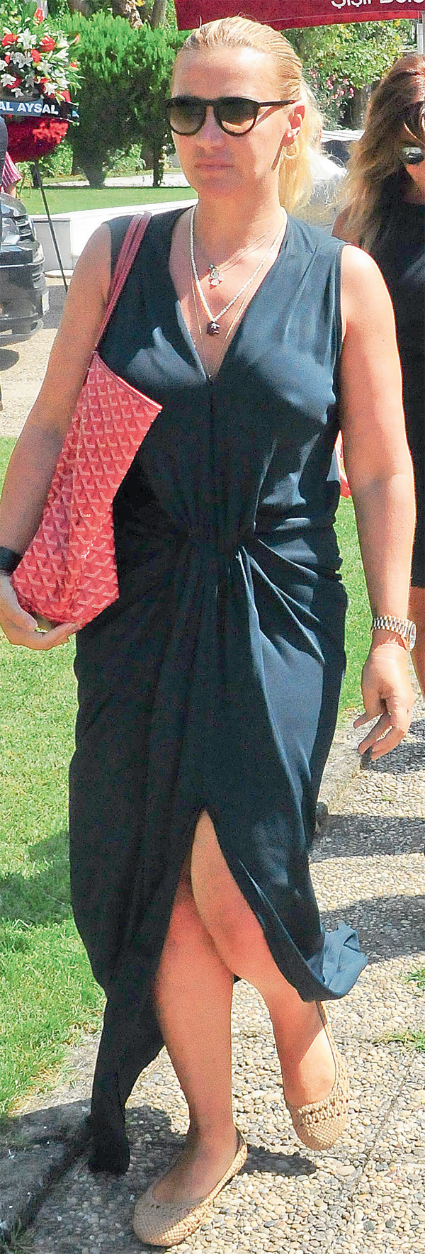 Son yolculuğuna uğurlandı