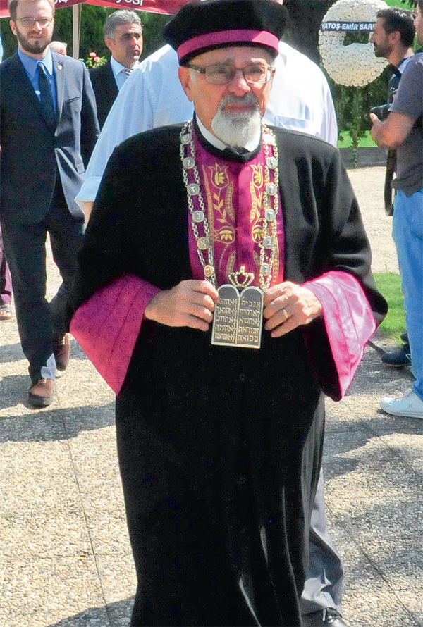 Son yolculuğuna uğurlandı