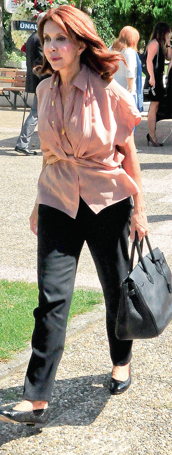 Son yolculuğuna uğurlandı