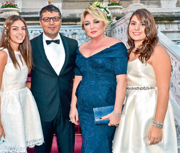 İpek Ayaydın ve Talat Abdik evlendi