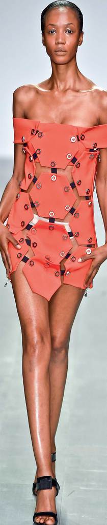 Moda rüzgarı Londra'da devam ediyor