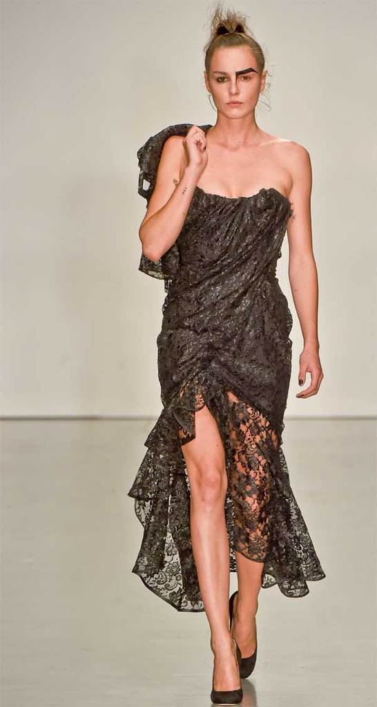 Moda rüzgarı Londra'da devam ediyor