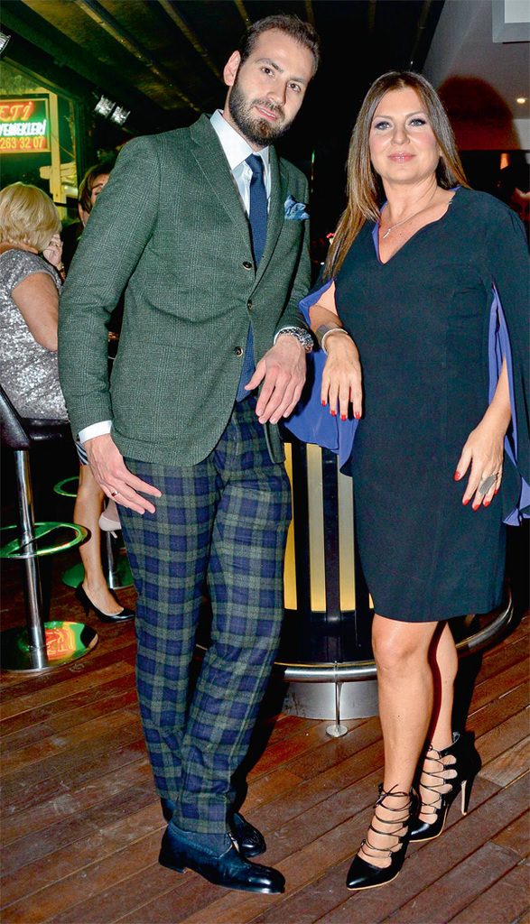 The Galliard Restaurant & Bar davet verdi