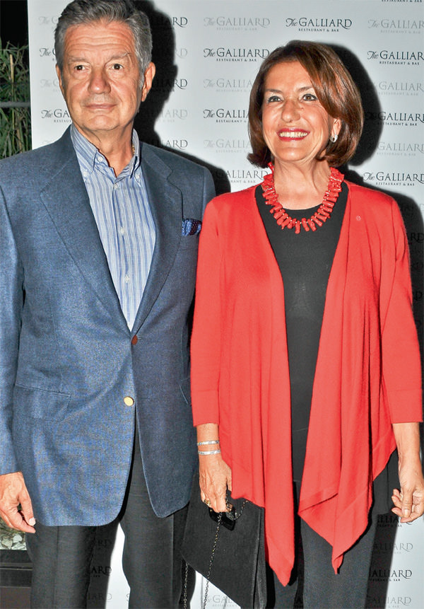 The Galliard Restaurant & Bar davet verdi