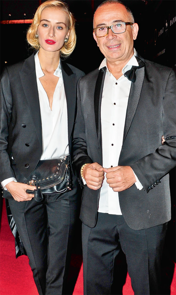 Kadın damatlar görücüye çıktı