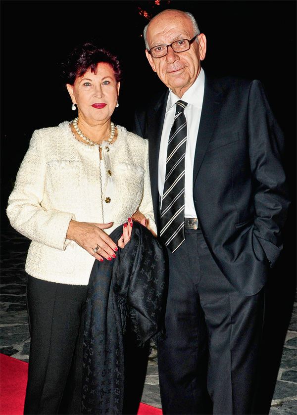 Kadın damatlar görücüye çıktı