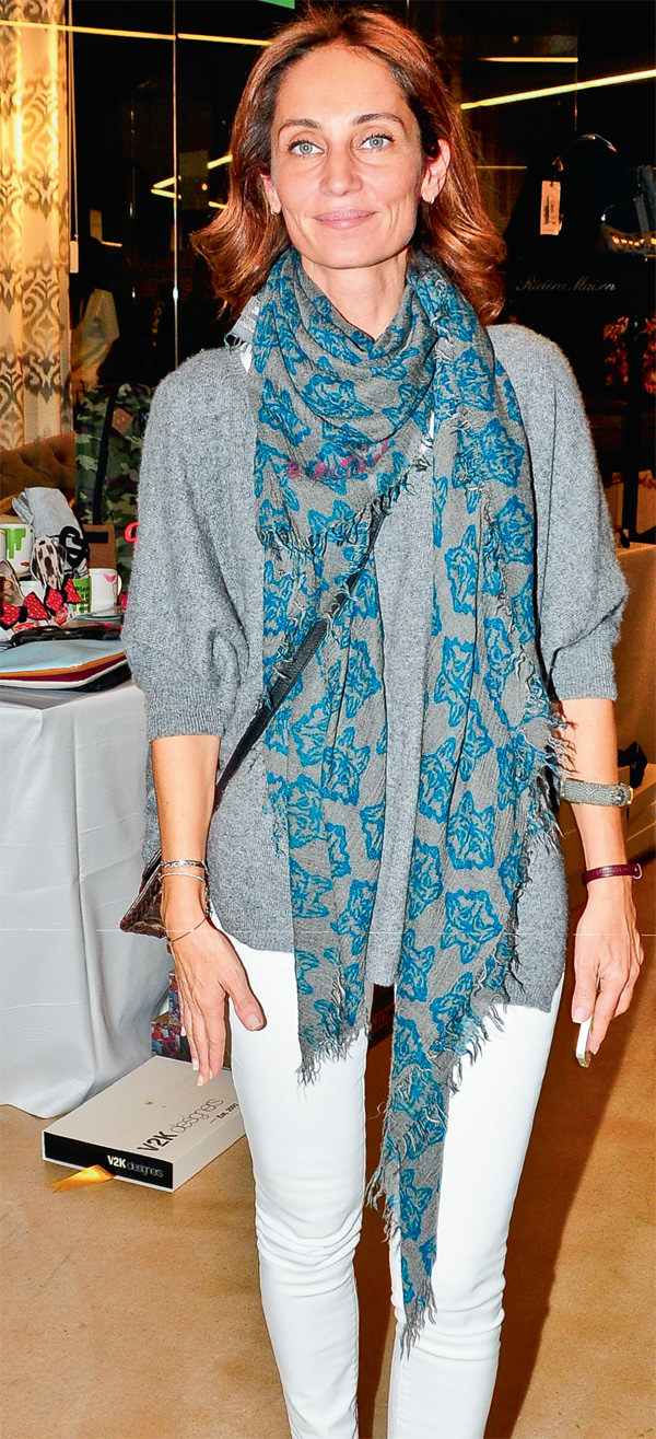 Yardım için alışverişe koştular