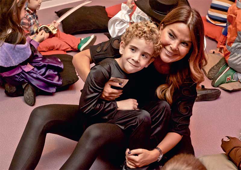 Kostümlü doğum günü partisi