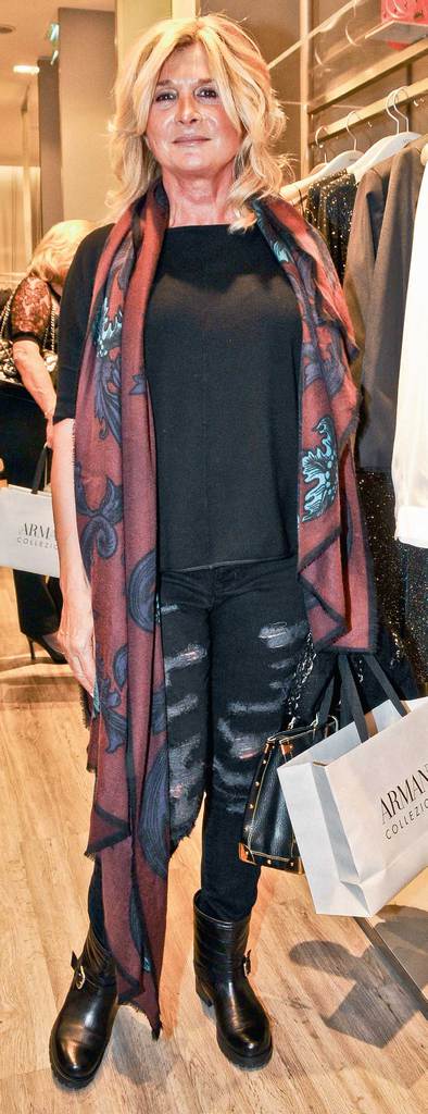 Yeni mağazada görkemli tanıtım daveti