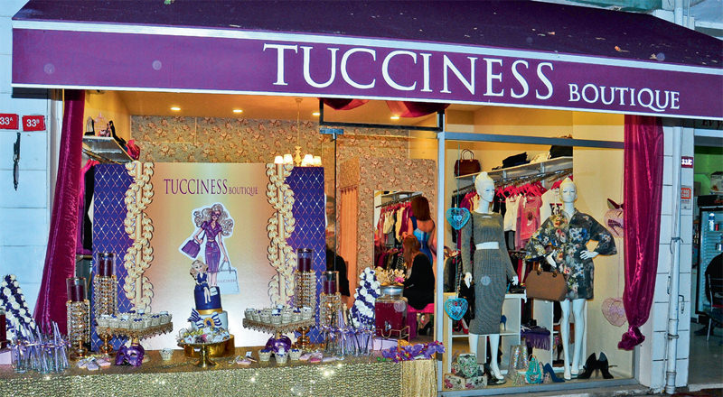 Yeni mağazasını özel davetle açtı