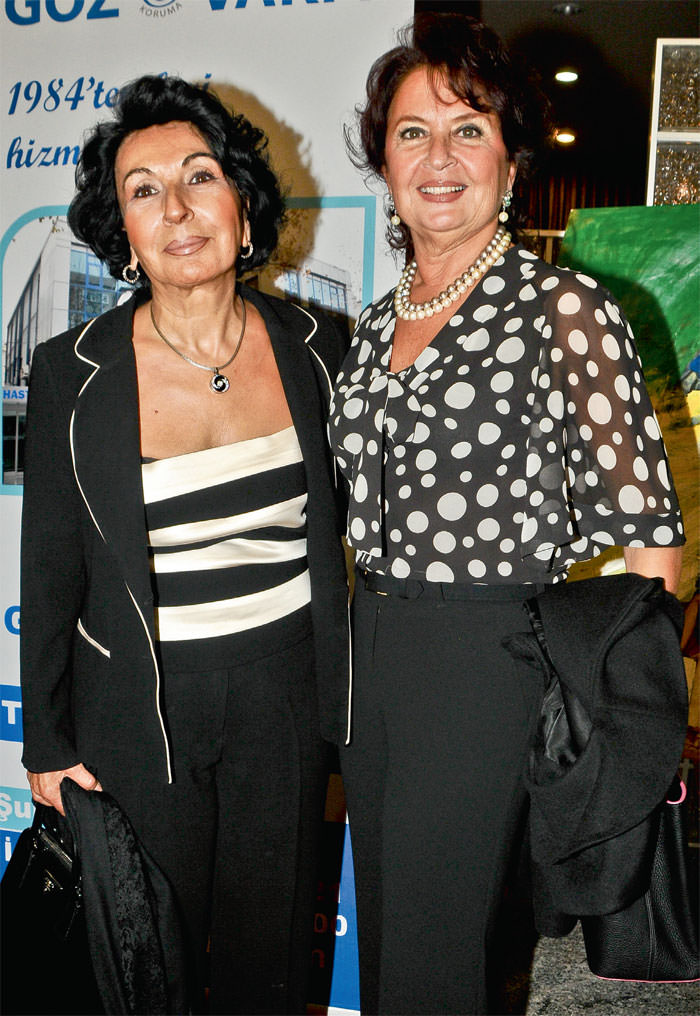 30. yıla tiyatrolu kutlama