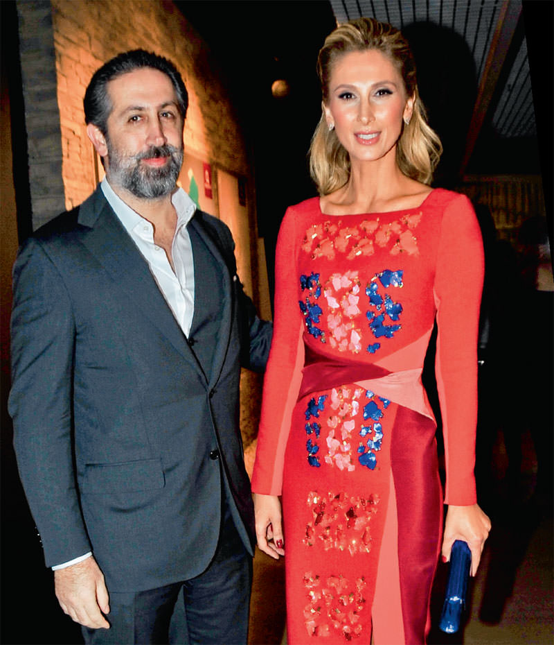 Kurttepeli çiftinden sanatsal parti