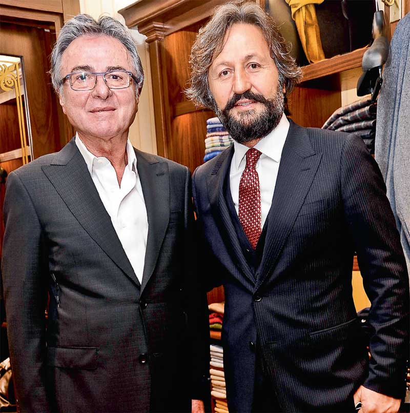 Yeni mağazasını açtı