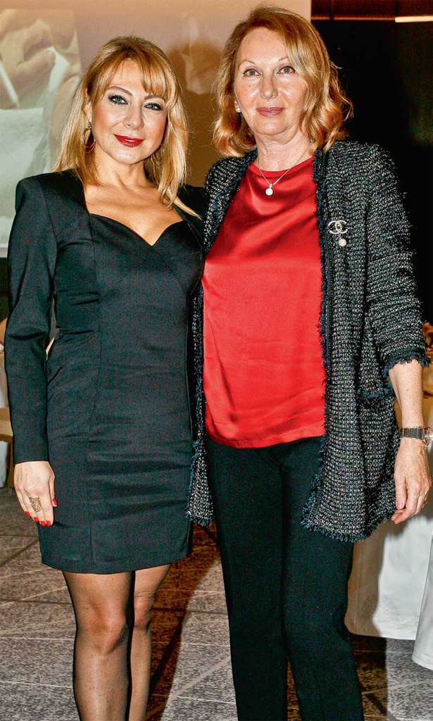 Yeni güzellik tekniğini tanıttı