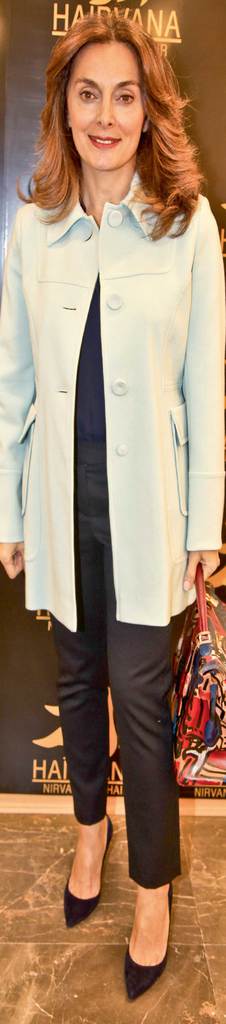 Kuaför salonu renkli bir davetle açıldı