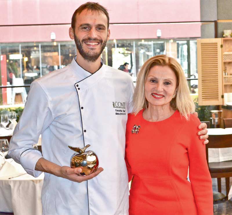 Başkonsolos eşleri İl Conte’de buluştu