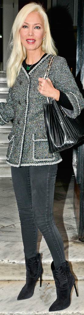 Yılbaşı davetinde bir araya geldiler