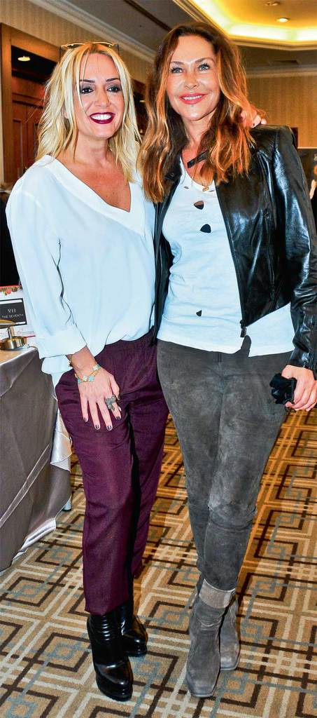 Bir kermesle iki yardım kuruluşuna destek